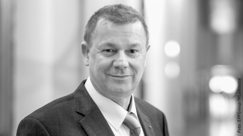 Dr. Markus Pieper Dr. Markus Pieper