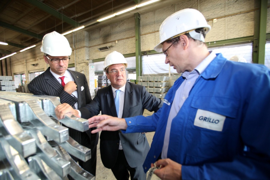 Wirtschaftstour: Laschet bei Grillo in Duisburg