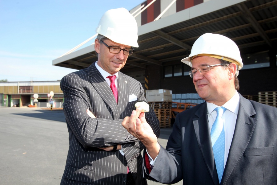 Wirtschaftstour: Laschet bei Grillo in Duisburg